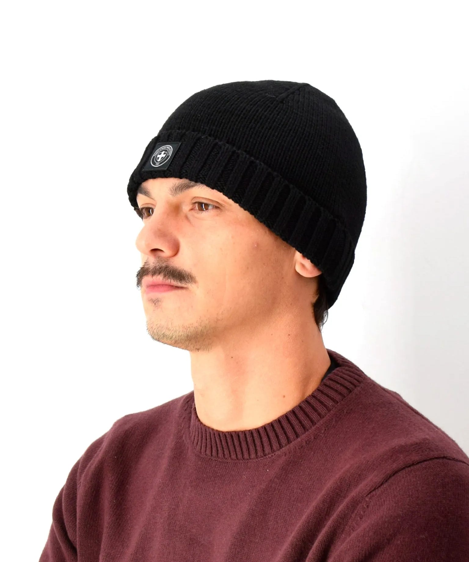 Three-Stroke Seawolf Beanie - Black
